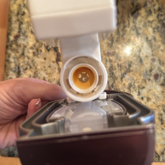 Bath & Body Works Wallflower Scent Snow globe Snowman plug in & Nightlight. - Picture 9 of 10